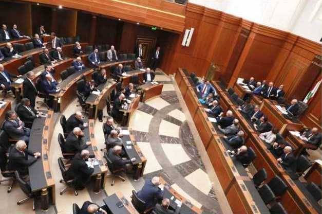 مجلس النواب يرسم خارطة طريق الحكومة حول النازحين بـ "توصية مُلزمة"
وضع برنامج زمني لإعادة النازحين السوريين وتطبيق القوانين على "غير الشرعيين"
بري: الجلسة مُعلّق عليها مصير لبنان... ميقاتي: المساعدة الأوروبيّة غير مشروطة