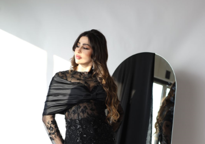 ميسم أبو سعيد تتألق بالتصاميم الكلاسيكية السوداء التي تعطي المرأة رونقاً مميزاً!