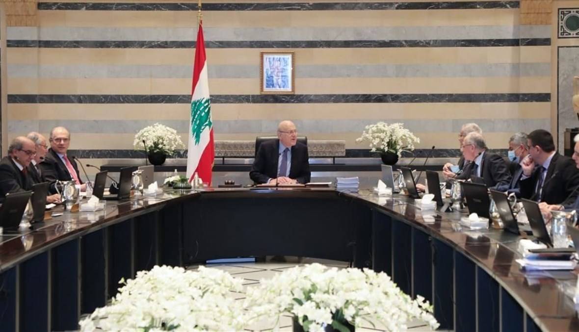 الى متى تستمر السلطة السياسية في التحايل على المودعين لرفع سعر الدولار المصرفي؟
مصرف لبنان يتغاضى عن توحيد سعر الصرف الرسمي بقبوله الدولار المصرفي