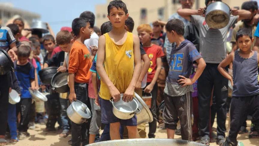 في اليوم الـ 225... الإحتلال يُكثّف من استهداف المدنيين... ويعترف بإصابة عشرات الجنود
الأمم المتحدة تحذر من خطر المجاعة...«الأونروا»: نحو 800 ألف شخص في رفح أصبحوا على الطرقات