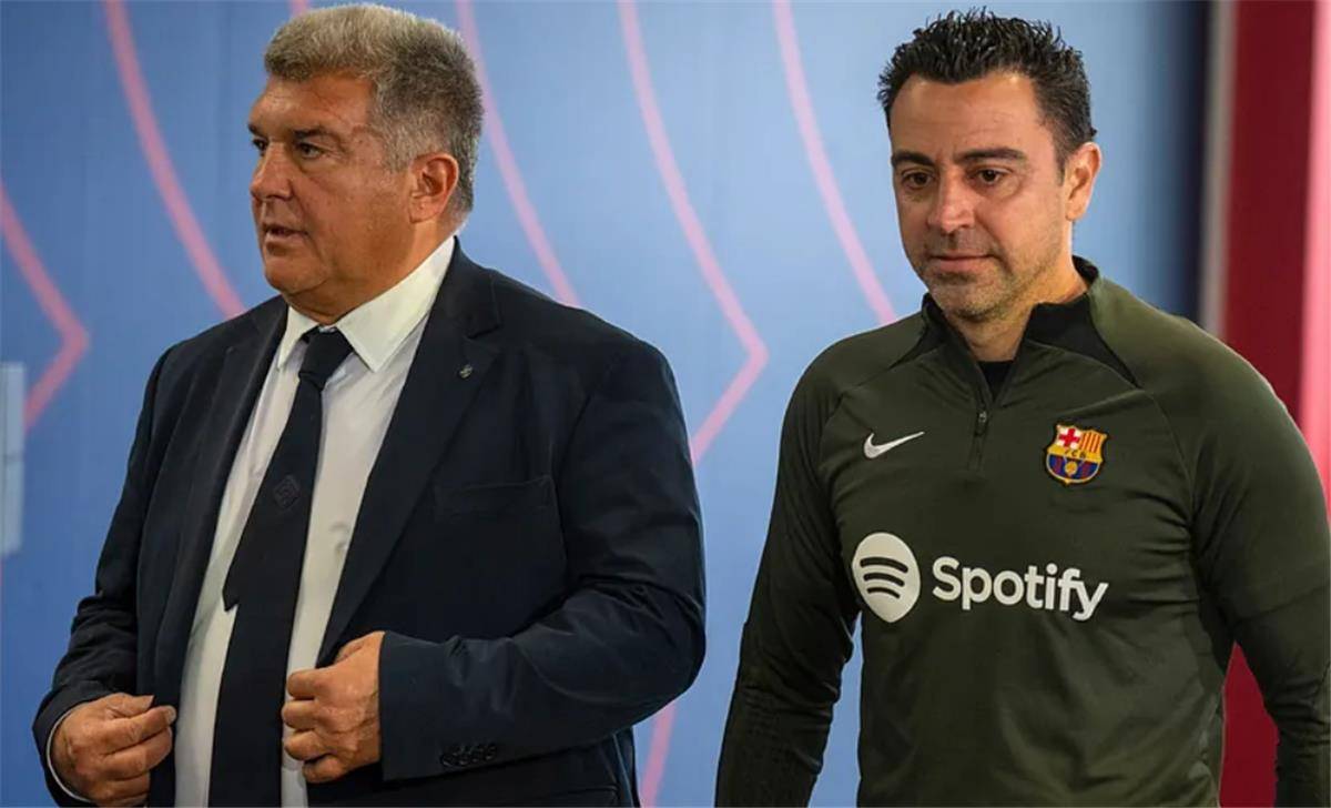 الفوضى تضرب برشلونة.. هل يُغدر بتشافي؟