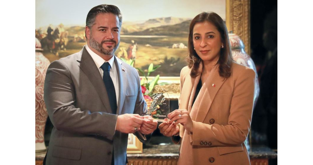 سلام التقى وزيرة التنمية المستدامة في البحرين