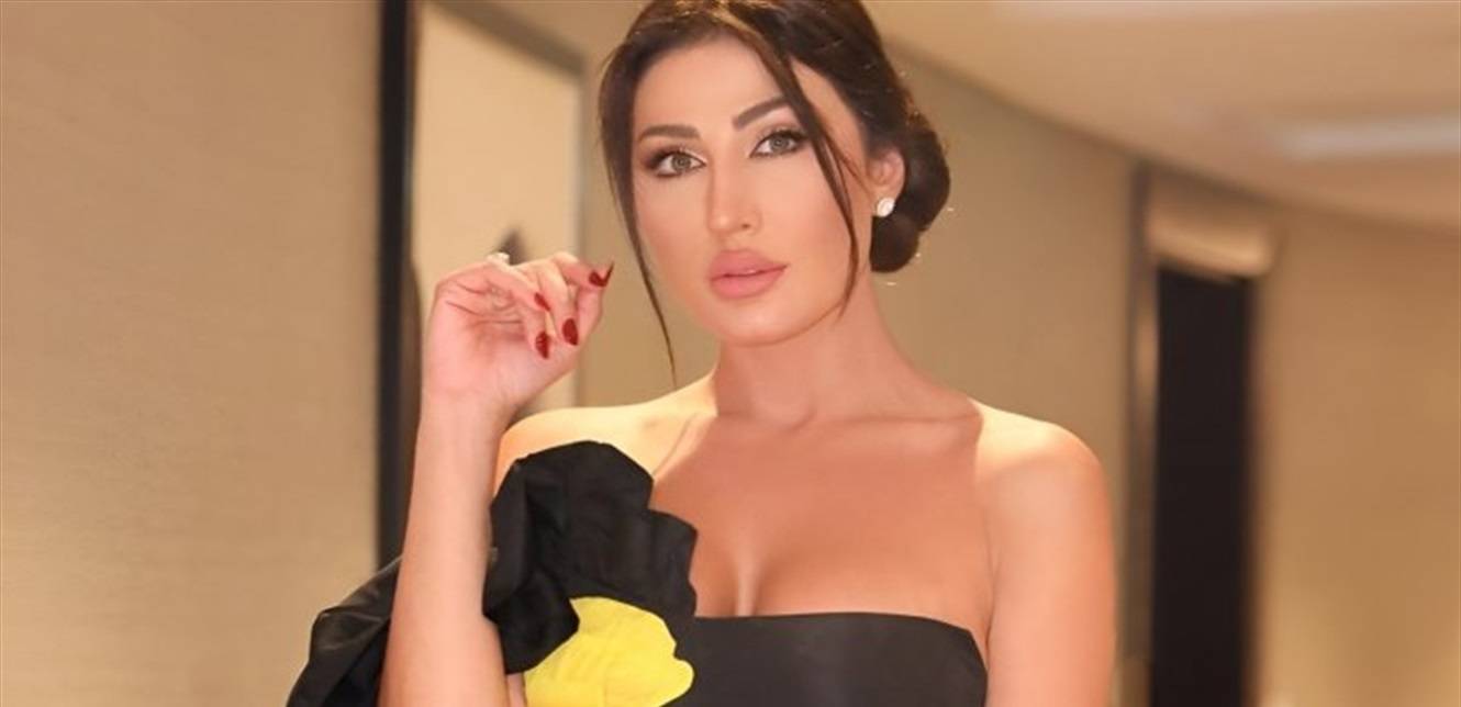 بعد الفيديو الفاضح لممثلة سورية في السيارة.. محاميها يوضح!