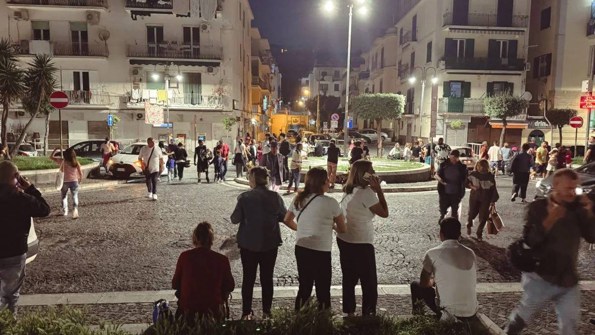 الأقوى منذ 40 عاما... سلسلة من الهزات الأرضية تضرب منطقة بركانية إيطالية