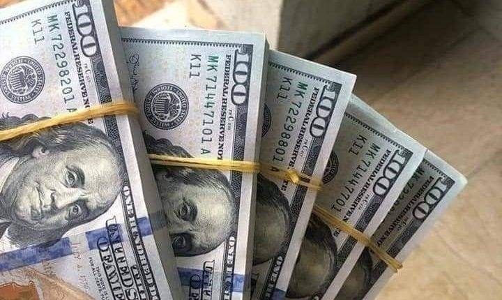 الدولار يتحرّك بحذر وسط ترقب لبيانات التضخم