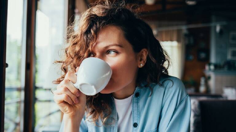 هل تساءلت يوما عمّا يحدث في جسمك بعد شرب الفنجان الأول من القهوة؟