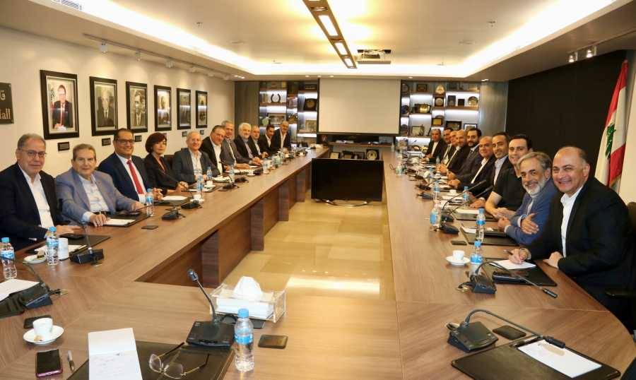 الهيئات الاقتصادية تعرض الخدمات الإلكترونية الجديدة في وزارة الاقتصاد

أبو حيدر: أطمح ألا أوقع أي معاملة في العام 2025