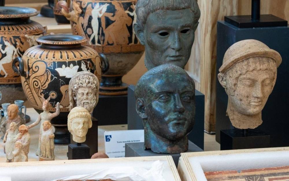 روما تستعيد مئات القطع الأثرية المنهوبة من واشنطن