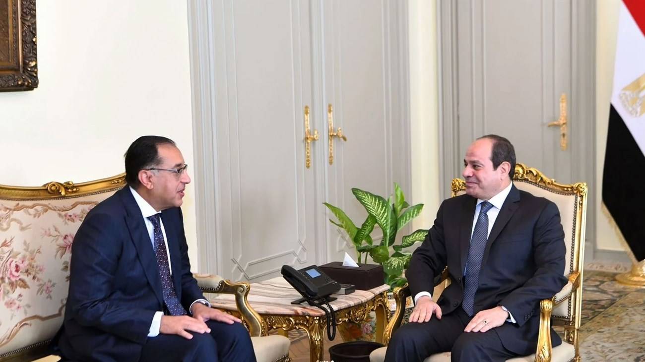 السيسي يكلف مدبولي بتشكيل حكومة جديدة