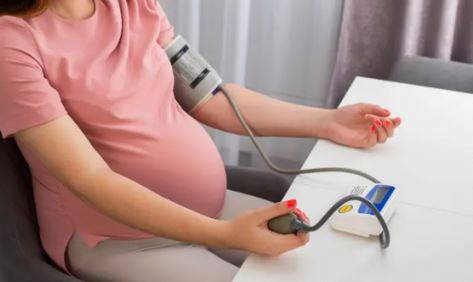 مخاطر سُمنة الأم على صحّتها وصحّة طفلها: خطوات ضروريّة للوقاية!