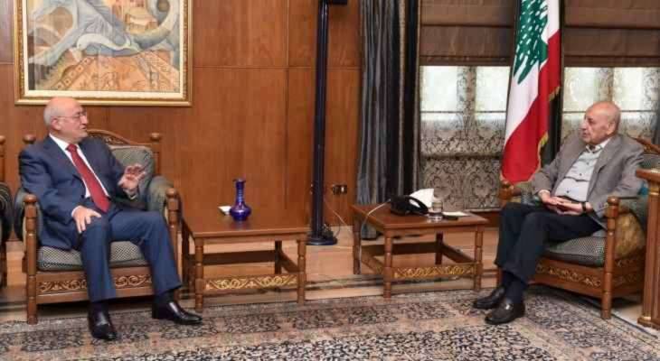 "الإشتراكي" بدأ جولته على المسؤولين "لتحفيز الحوار وانتخاب رئيس"
شهيّب: مُحاولة للوصول الى رئيس وفاقي
أبو الحسن: لمسنا إيجابيّة... ومحكومون بالتوافق