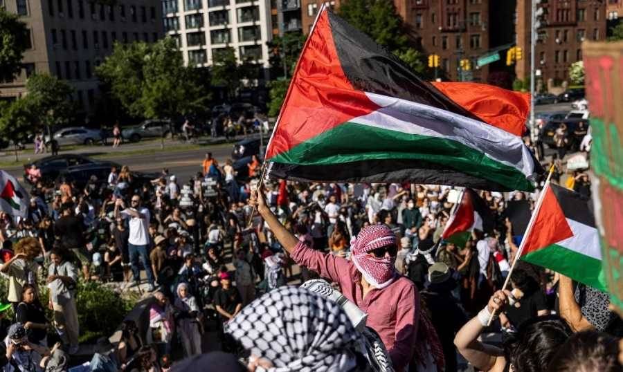 محتجون مؤيدون للفلسطينيين يحتلون أجزاء من متحف بروكلين في نيويورك
