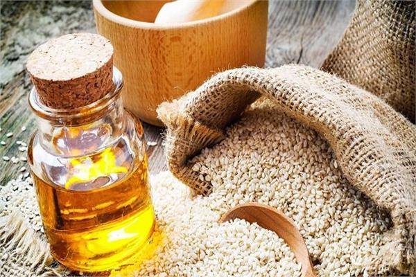 كنوز زيت السمسم... فوائد جمّة ومخاطر خفيّة!