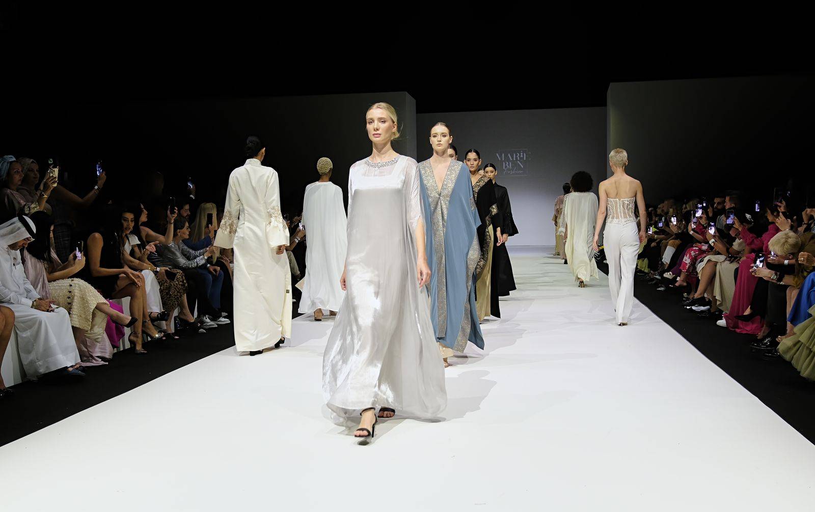 مصممة الأزياء "ماريا": تصاميم راقية وفريدة في أول عرض أزياء "Fashion Factor”