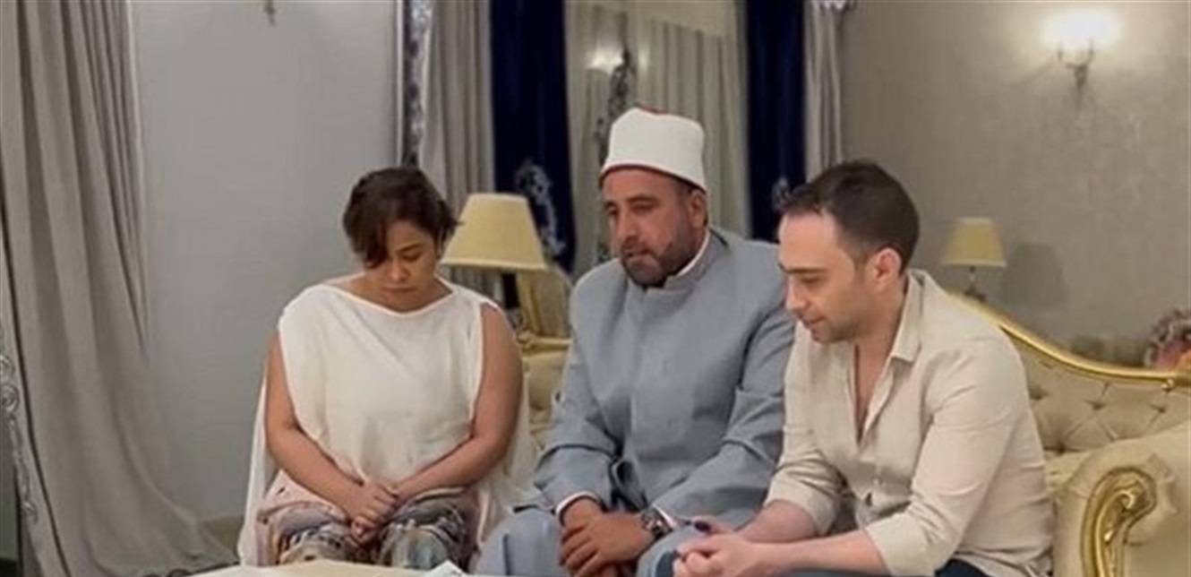 بعد مُفاجأة خطوبتها من رجل من خارج الوسط الفني.. كم هو عدد زيجات شيرين عبد الوهاب؟