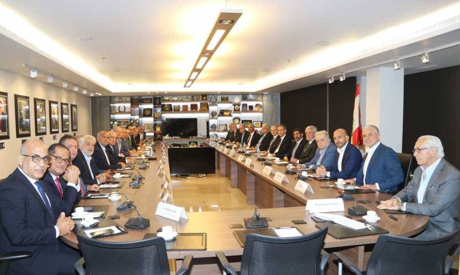 الهيئات الاقتصادية تعرض مع سعادة آفاق الاستثمار