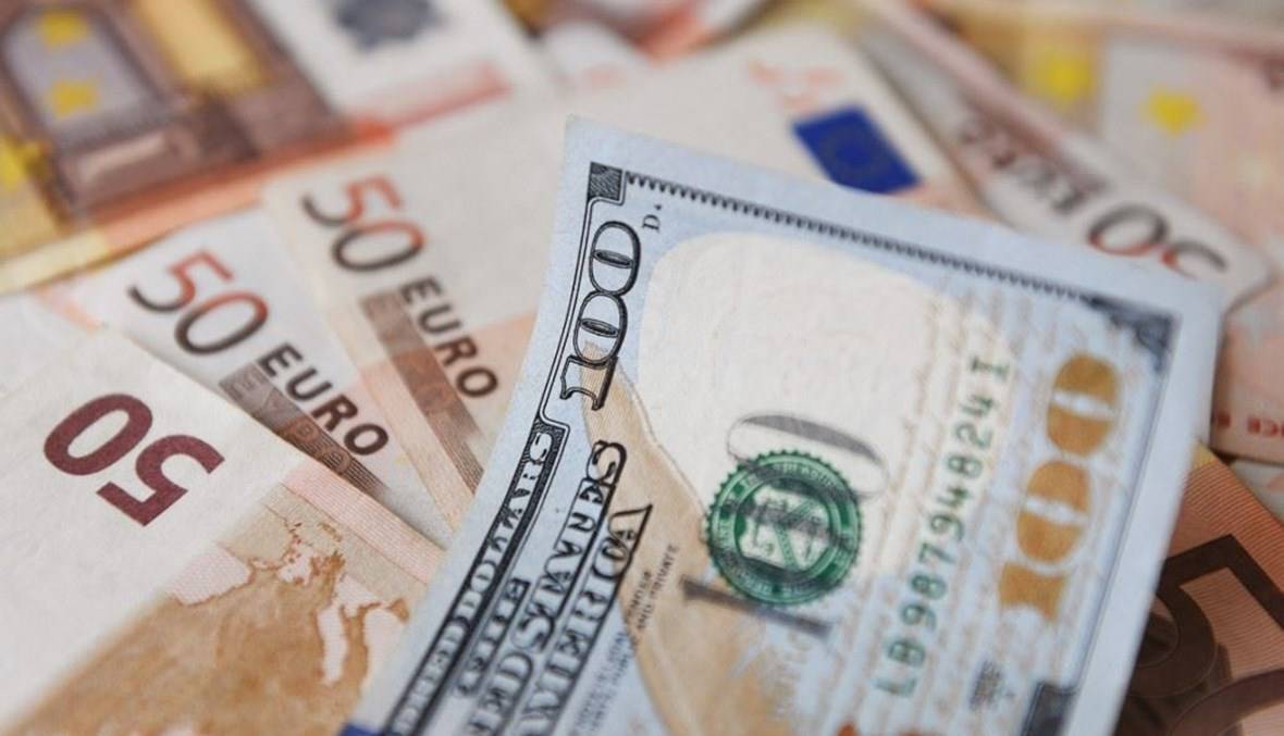الدولار يحتفظ بقوته واليورو يتأثر بعدم اليقين السياسي