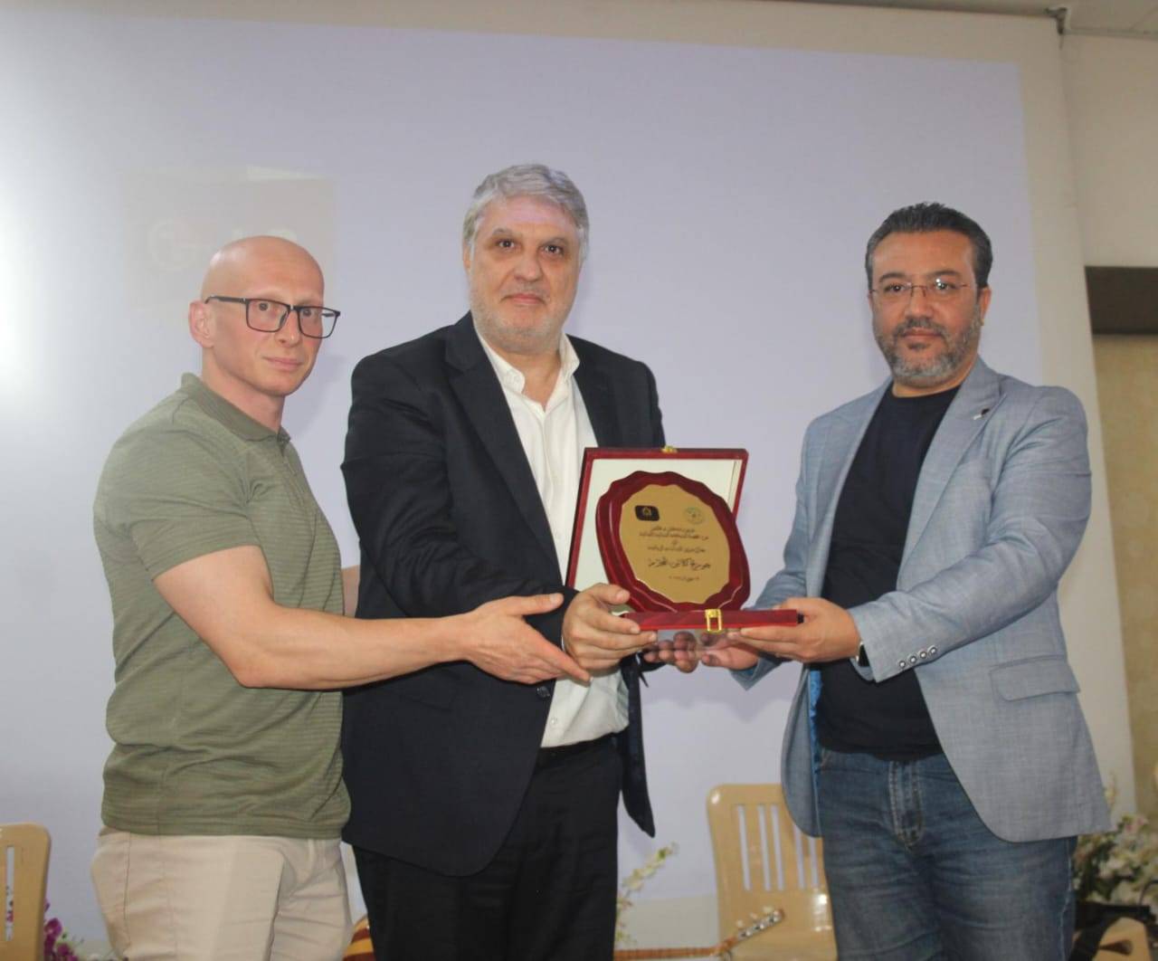 الأستاذ جورج كلاس ممثلا" بالدكتور أيمن زعيتر يفتتح مهرجان الشبكة الشبابية اللبنانية في بعلبك