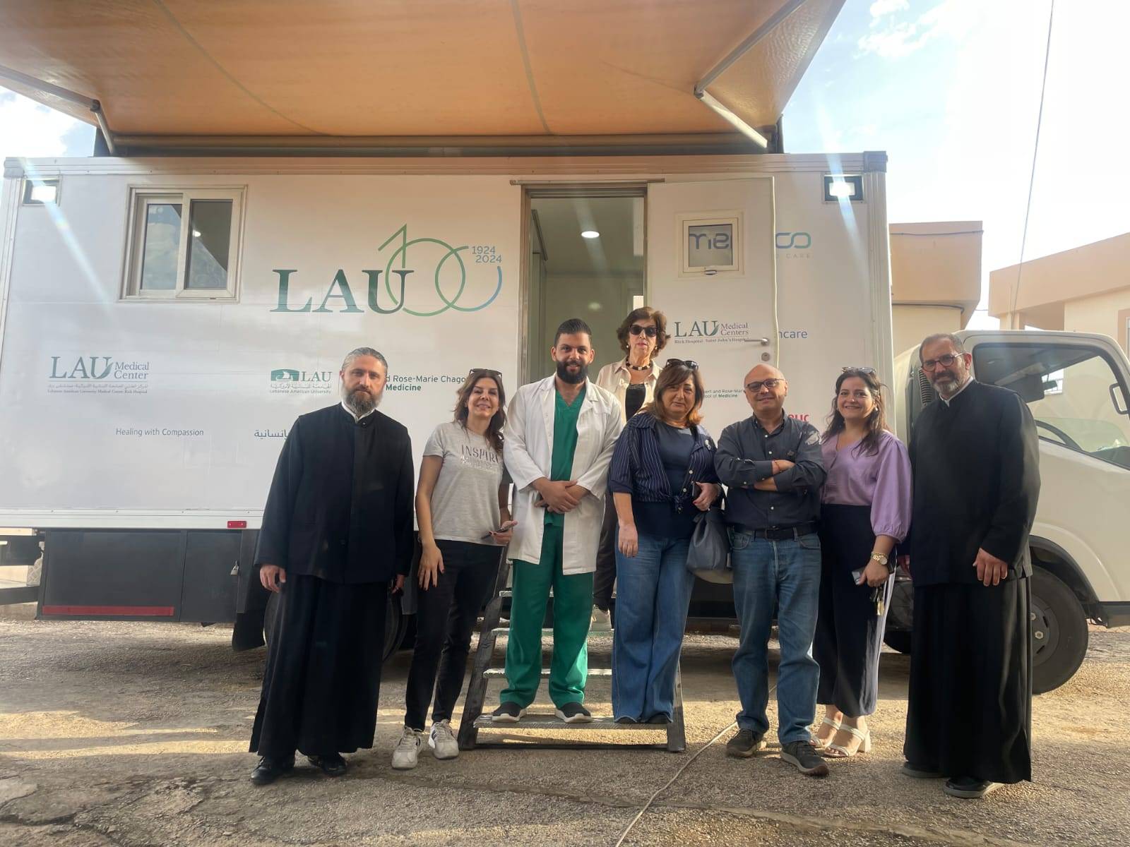 العيادة المتنقلة للمراكز الطبية للجامعة اللبنانية الأميركية تنطلق الى القرى اللبنانية