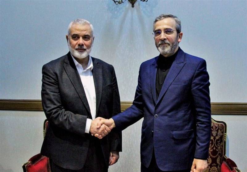 هنية يلتقي باقري كنّي في الدوحة ويشيد بجهود إيران وجبهات الإسناد كافةً