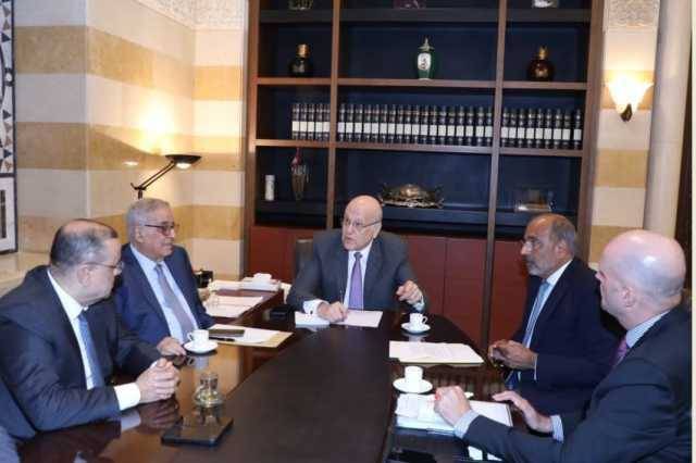 إجتماع في السراي تناول موضوع النازحين
البيسري: طلبنا مُجدّداً من المفوضيّة تزويدنا بالداتا كاملة