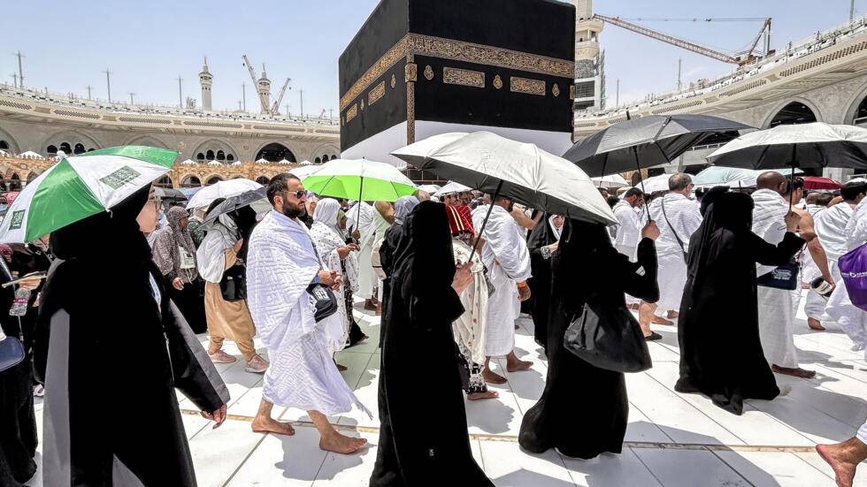 قد تصل إلى 49... السعودية تحذّر من ارتفاع درجات الحرارة في مكة