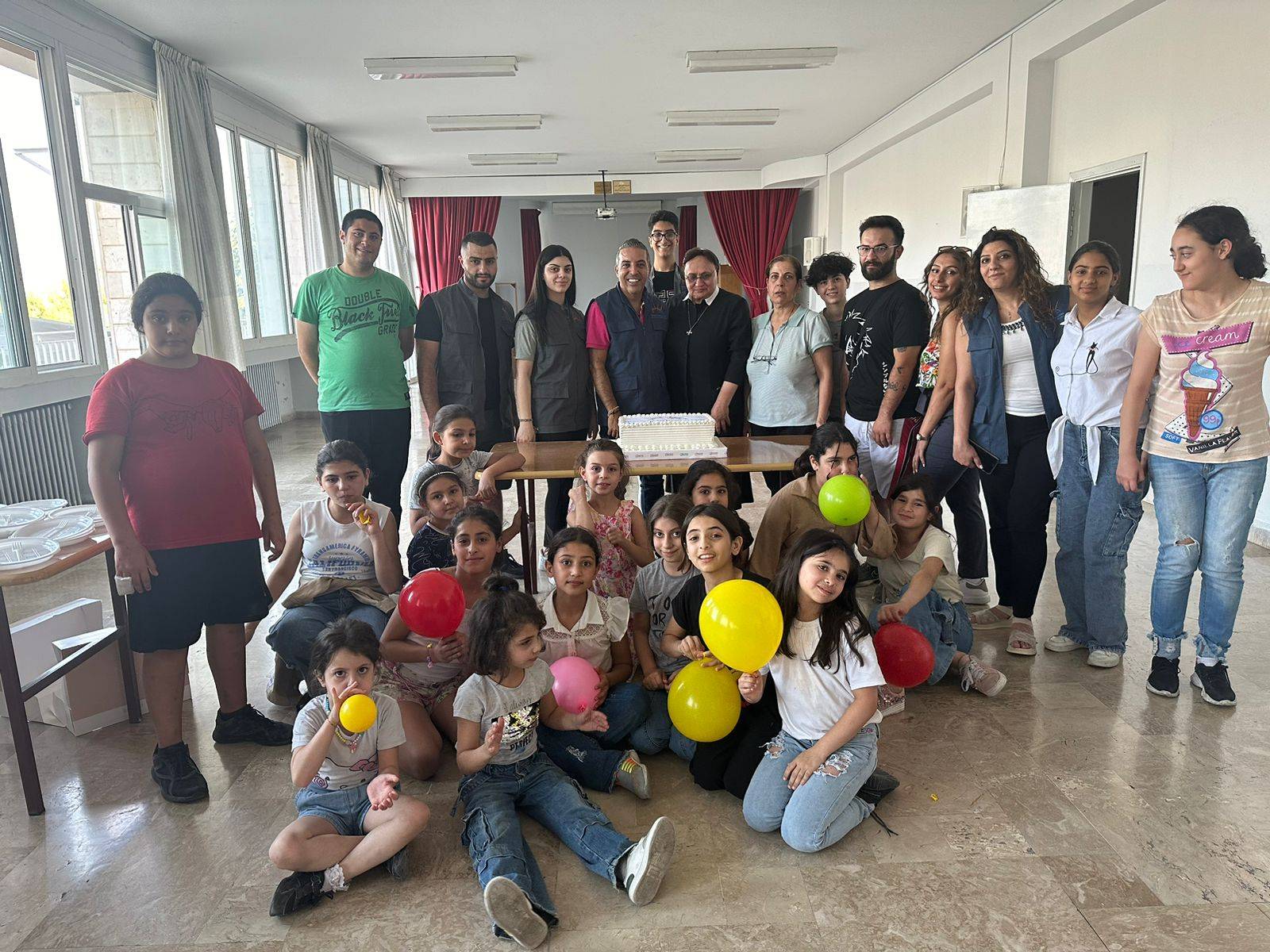 حركة شباب الشرق تحتفل مع طلاب حضانة الطفل في زحلة
