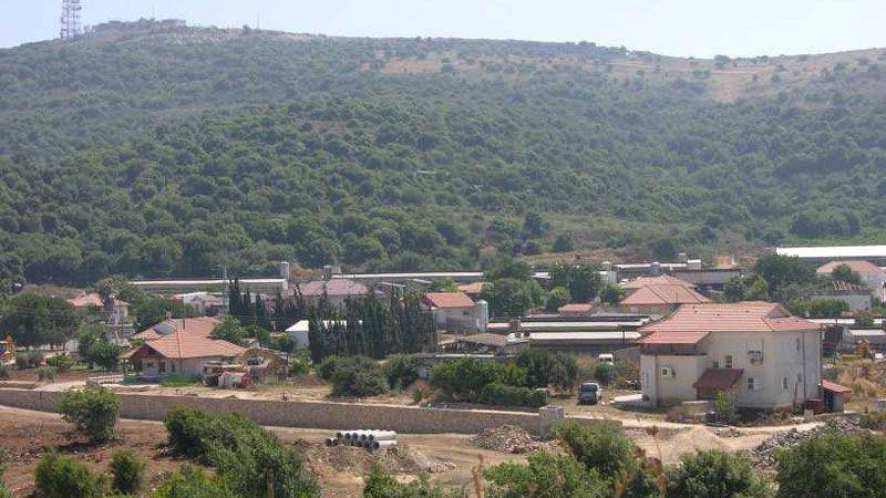 رئيس مجلس مستوطنة مرغليوت الحدودية مع لبنان: أختبئ خلف الجدران حتى لا أُصاب بصاروخ