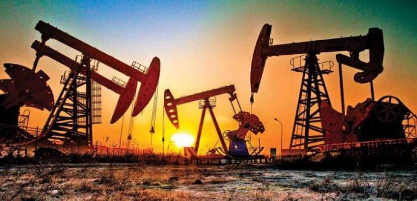 النفط يتراجع مع تراجع الطلب الأميركي وترقب بيانات صينية
