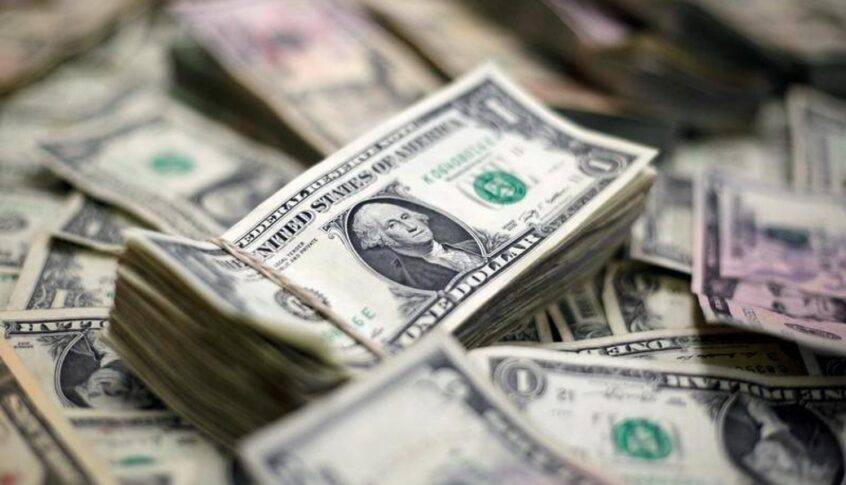 قوة الدولار تواصل الضغط على الين الياباني