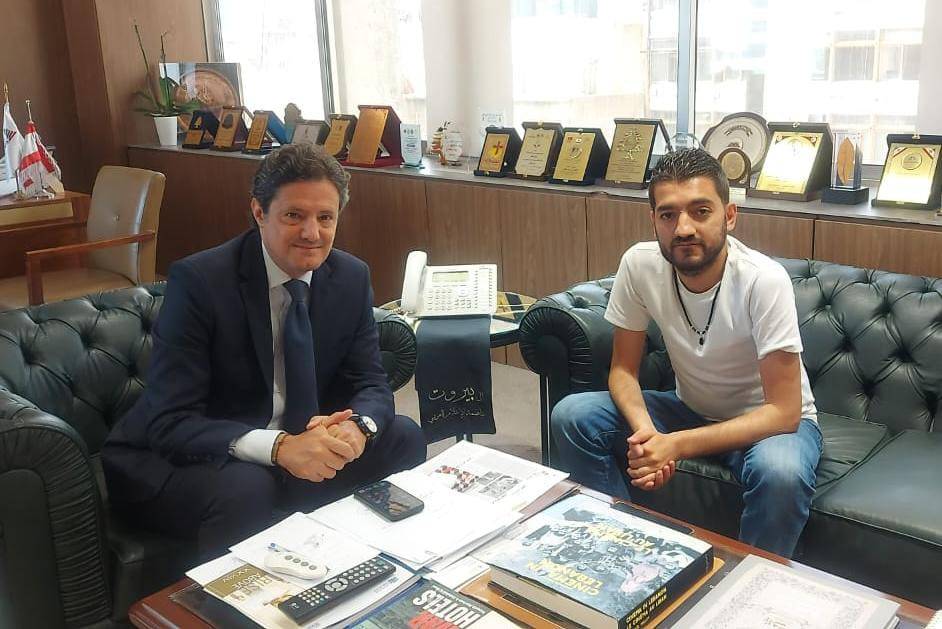 الإعلامي رشاد اسماعيل يزور وزير الإعلام في مكتبه