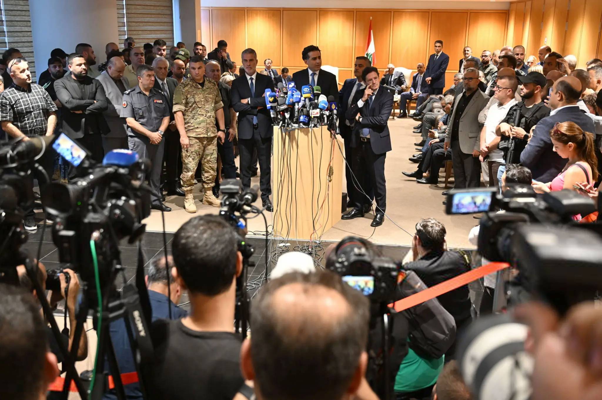 لبنان يربح جولة في الحرب النفسيّة... والمواجهة الشاملة غير حتميّة؟
تعويل أميركي على إعلان «إسرائيل النصر في غزة» لوقف النار جنوباً
القوى الأمنيّة تلاحق مُروّجي الشائعات...