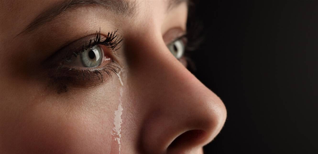 ما أسباب زيادة إفراز الدموع؟ معلومات مهمة يجب معرفتها
