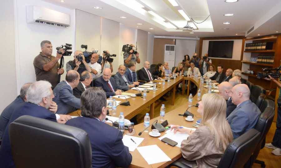 كنعان بعد لجنة المال: دواء الأمراض المزمنة والسرطانية سيتأمن مع إتمام المناقصة