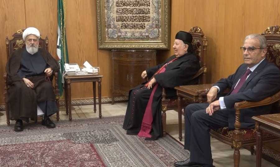 المطران مطر والخازن زارا المجلس الشيعي موفدين من بكركي
الخطيب: التعصّب والتطرّف لا يبنيان وطناً
مطر: علاقاتنا تضرب عميقاً في التاريخ وفي الجغرافيا