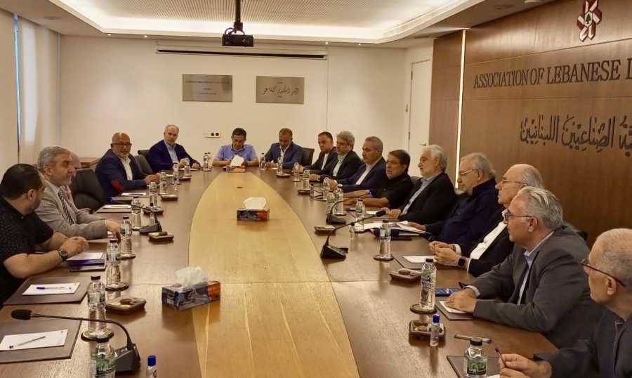 بيرم يعرض مع جمعية الصناعيين قضايا الضمان وديمومة العمل