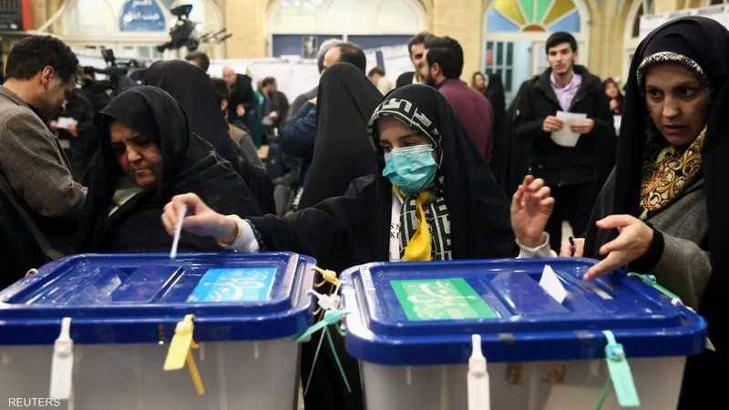 إيران... تمديد التصويت في الجولة الثانية من الانتخابات الرئاسية
