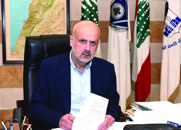 مولوي يطلب التحقيق في واقعة تحطيم باصات النقل العام