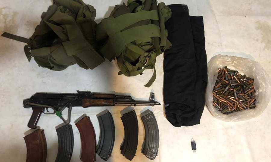 بعد تعرّض دوريّة للجيش لإطلاق نار
في بريتال ... مداهمة وتوقيف 4 أشخاص!