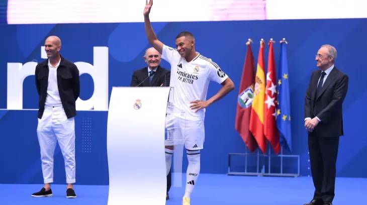 تقديم اسطوري لمبابي في سانتياغو برنابيو