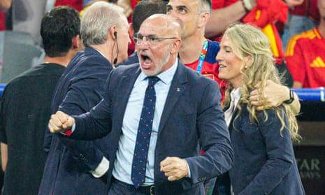 يورو 2024... دي لا فوينتي يرشح ثنائي إسبانيا للكرة الذهبية