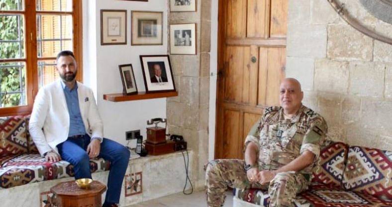 التقى رئيس الأركان... وحيّا مصالحة بيصور
تيمور جنبلاط: لمواجهة التحدّيات
بالتضامن الوطني وبتفاهم غير مُقيّد بشروط