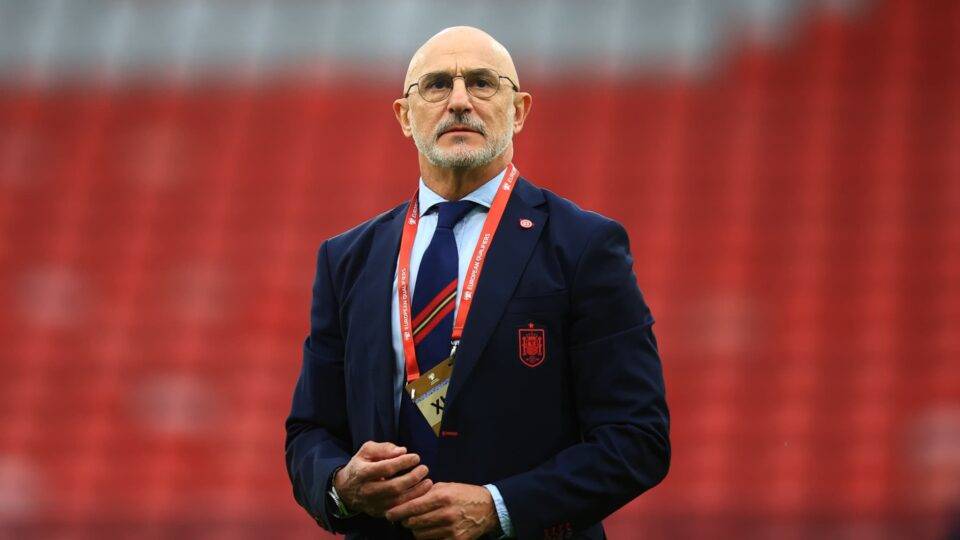 إنجاز نادر يغازل دي لا فوينتي
مع منتخب إسبانيا