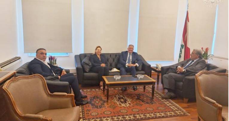 الخوري عرض مع نقيب
المحامين شؤوناً قانونيّة