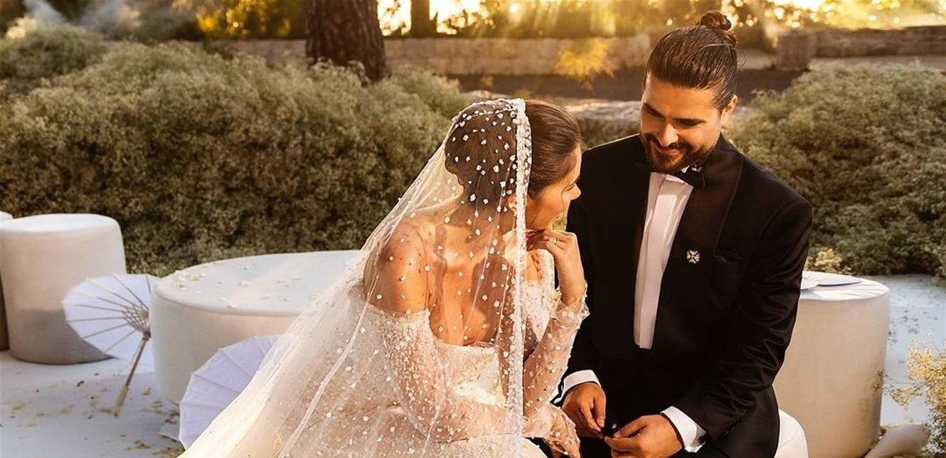 أول تعليق لناصيف زيتون بعد زواجه "السري" من دانييلا رحمة.. هذا ما قاله عن لبنان