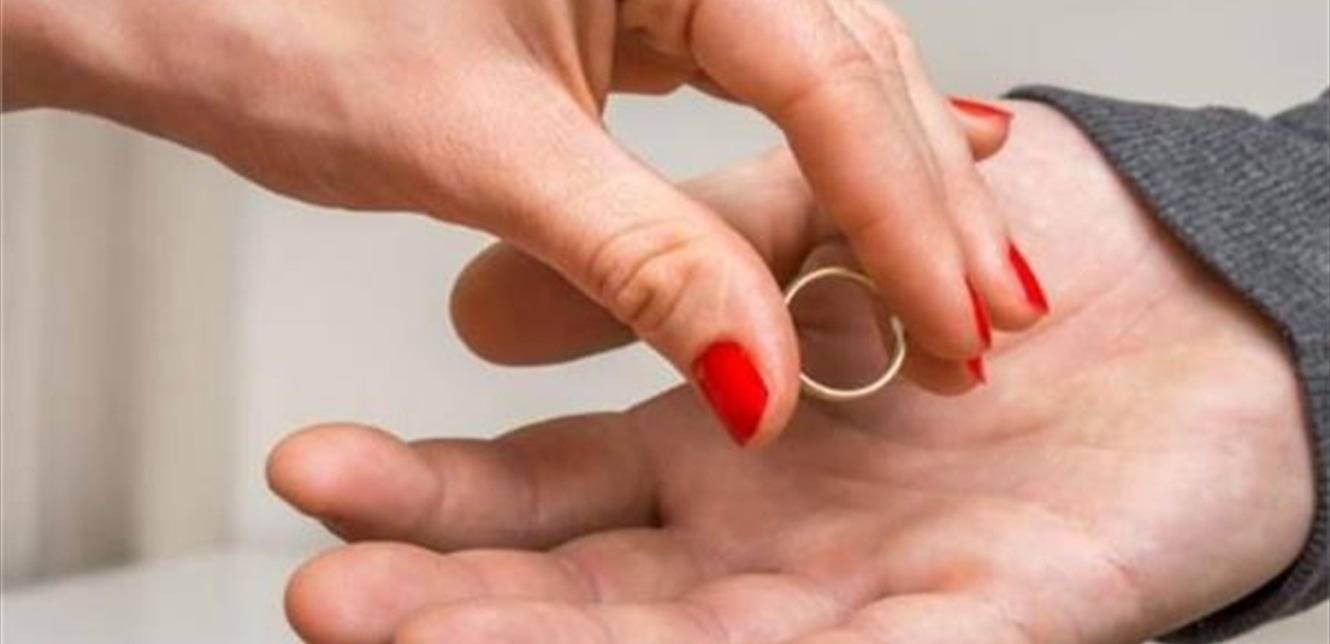 "هذه المرّة للأبد".. مغني يعلن فسخ خطوبته للمرّة الثانية!