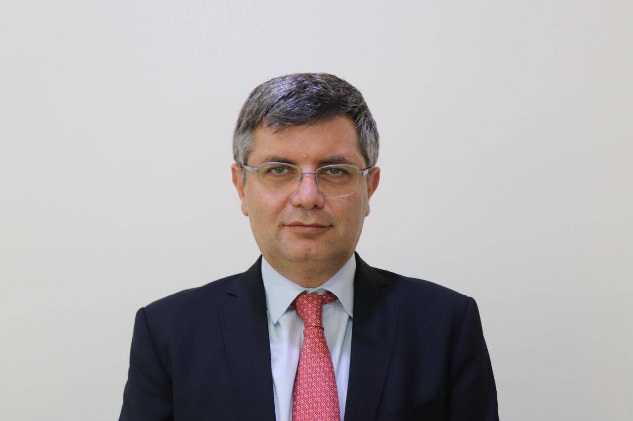 المصانع التي تعمل على الطاقة المكثفة بدأت تتجه الى الطاقة الشمسية

الهاشم : سننفذ اكبر محطة لانتاج الطاقة الشمسية بقدرة ٣٠ميغاوات