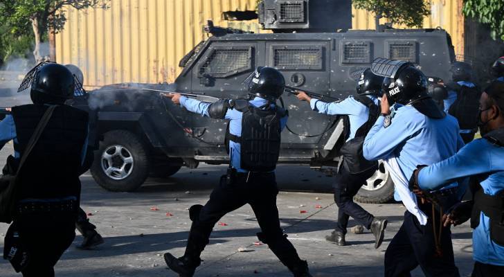 الشرطة الباكستانية تدهم مقر حركة إنصاف