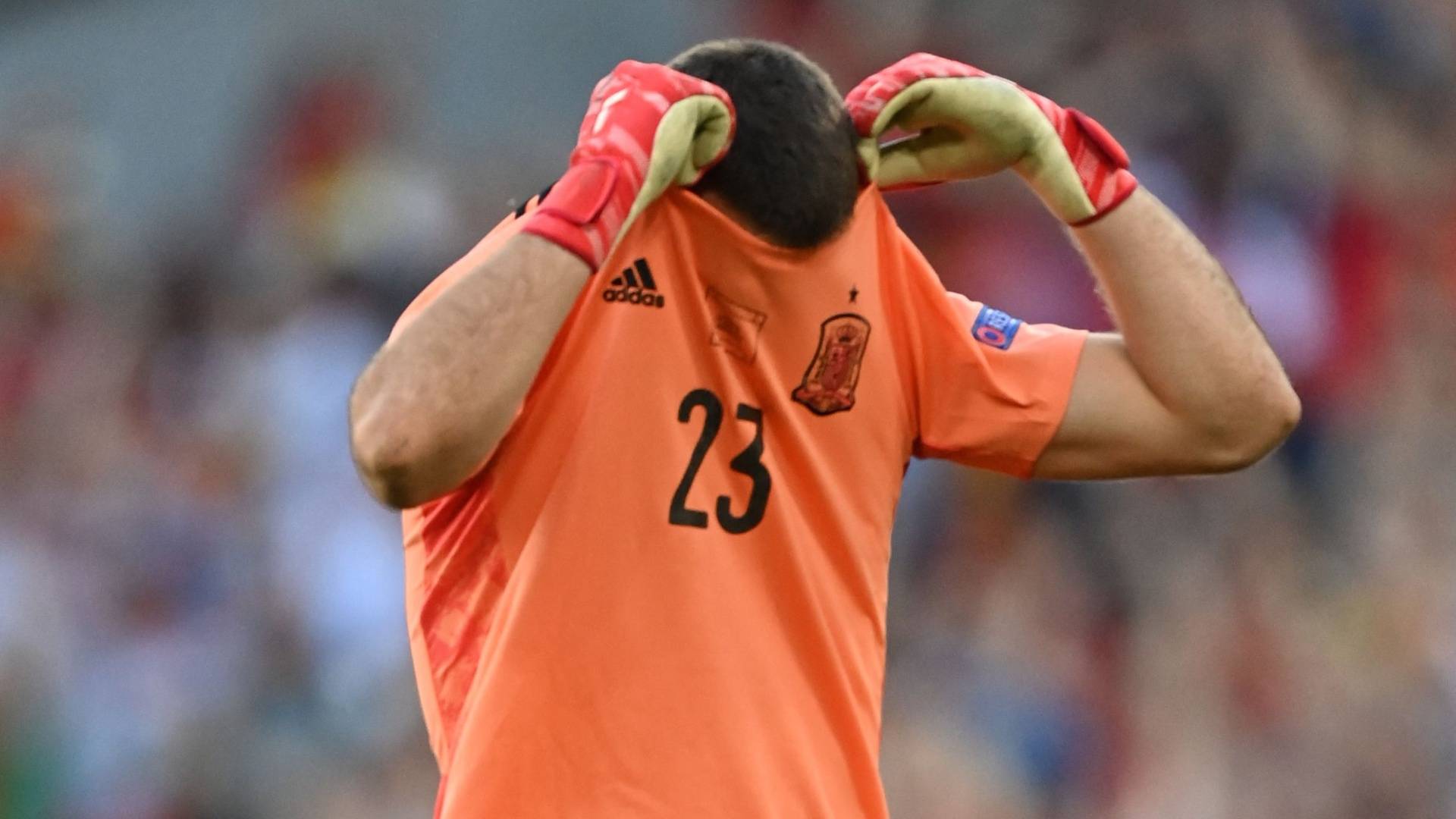 الإصابة تبعد أوناي سيمون لفترة طويلة عن الملاعب