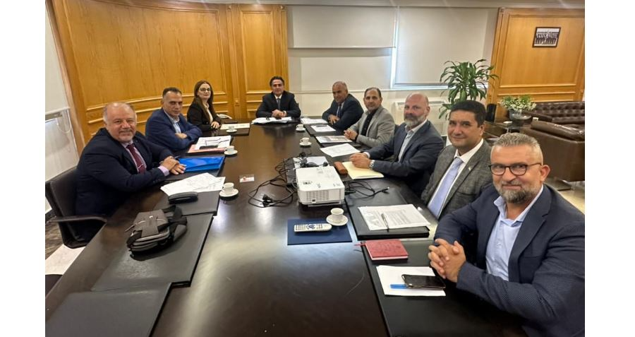حمية ترأس اجتماعا لبنانيا _سوريا مشتركا
حول تذليل عقبات النقل البري والبحري بين البلدين